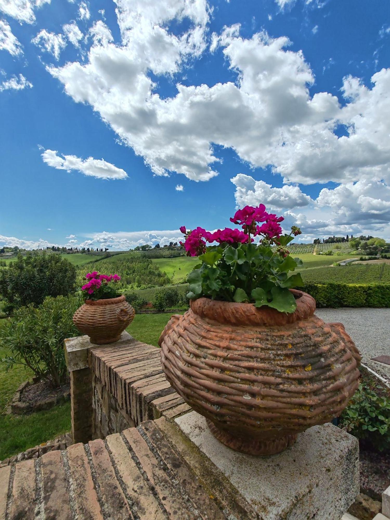 Villa Il Castagno Wine & Resort Siena Exterior photo